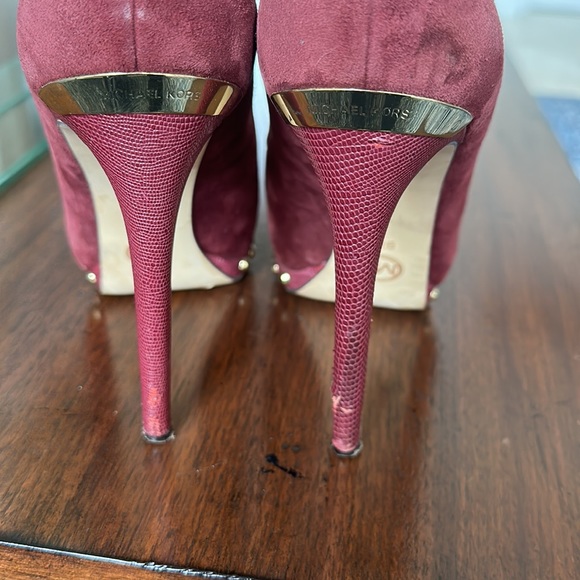Michael Kors burgundy suede gold studded pumps - Picture 3 of 6